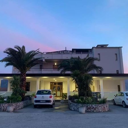 Hotel Vallisdea Sala Consilina Eksteriør billede