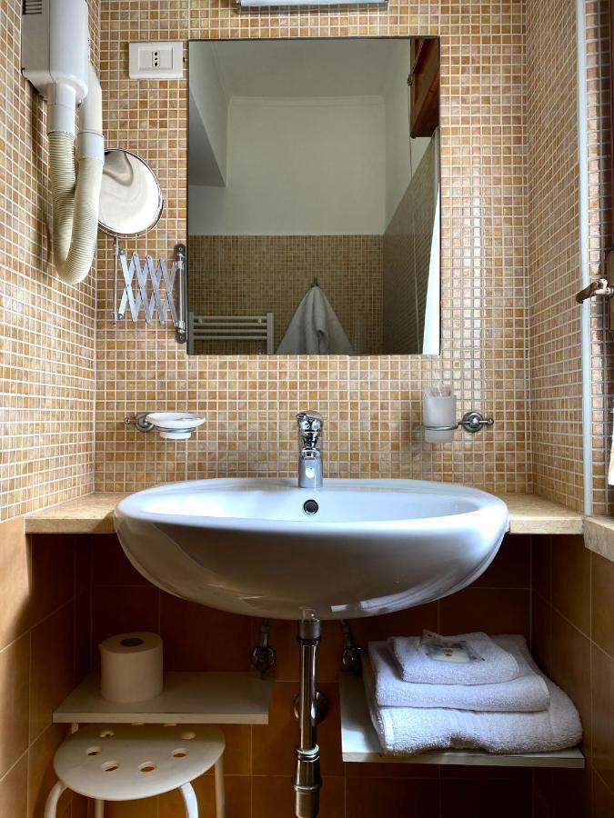Hotel Vallisdea Sala Consilina Eksteriør billede