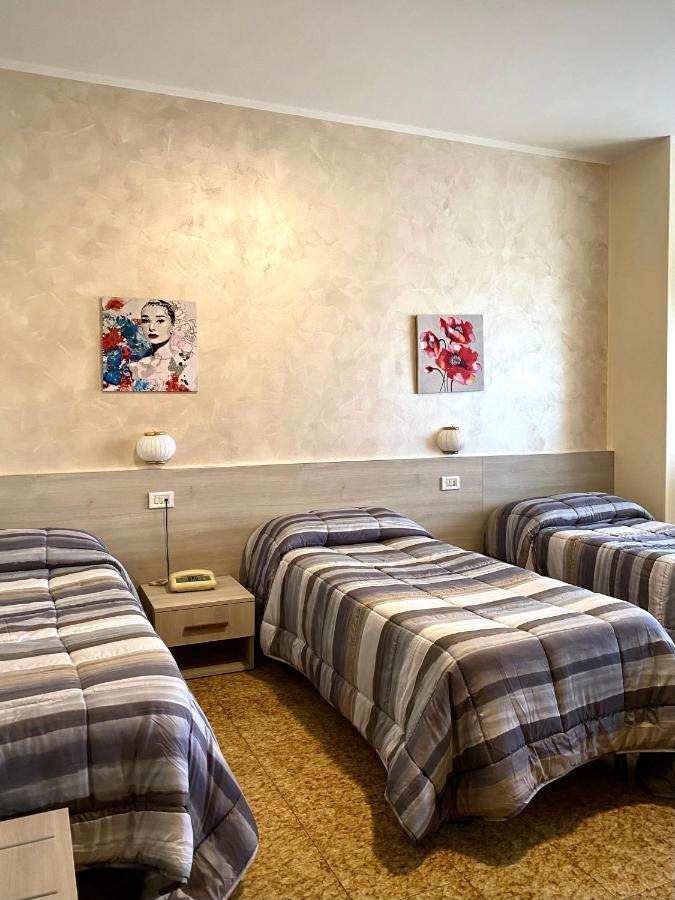 Hotel Vallisdea Sala Consilina Eksteriør billede