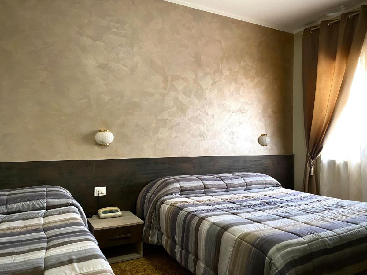 Hotel Vallisdea Sala Consilina Eksteriør billede