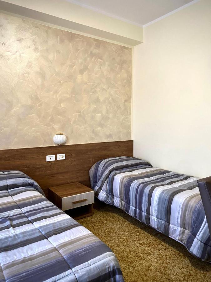 Hotel Vallisdea Sala Consilina Eksteriør billede